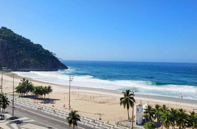 Apartamento E Sala Leme - 1 Quadra Da *